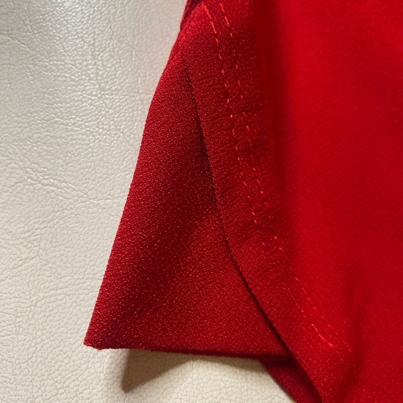 89th & Madison Scarlet Short Sleeve Tee - Picture 4 of 7